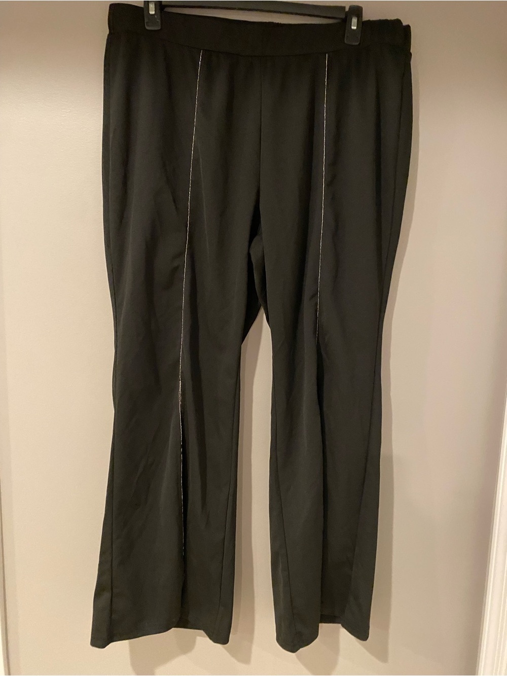 Men's Black Straight-Leg Pants - Classic Everyday Wear